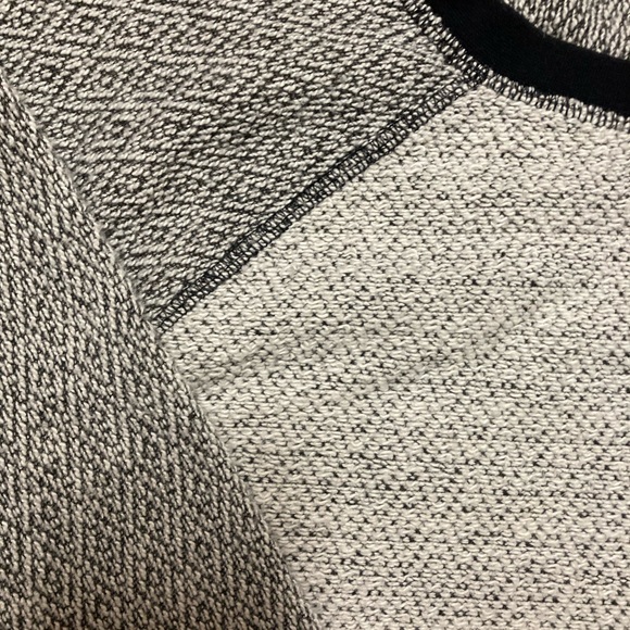 Liz Claiborne Weekend Peitite Large Sweater‎ - Picture 2 of 4